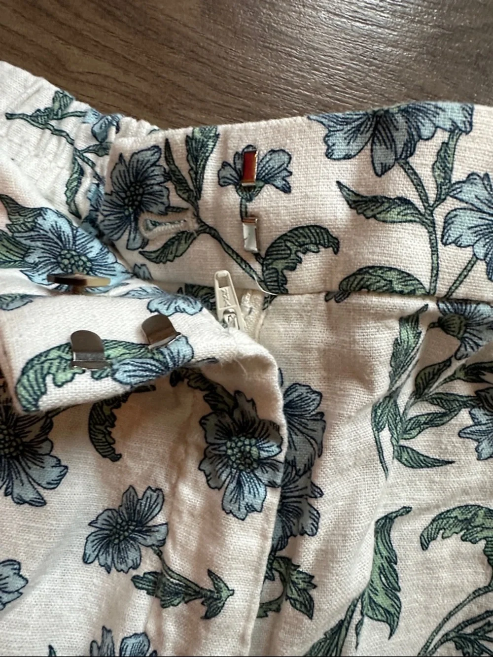 JCrew linen blend shorts in floral pattern. Has pockets!